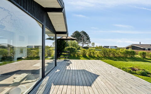 Manfred - 250M from the Sea: Piscina, Mueble Para Exteriores, Mueble, Recurso, Losa, Eco Hotel, Sombra, Silla, Ocio, Inmuebles