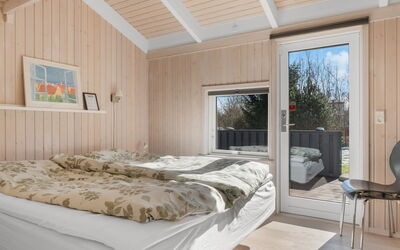 Anastaja - 550M from the Sea