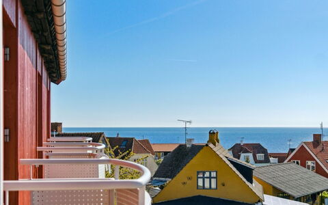 Eicke - 400M from the Sea: Madera, Techo, Arquitectura, Casa, Casa, Cabaña, Vía Muerta, Madera Dura, Pendiente, Inmuebles