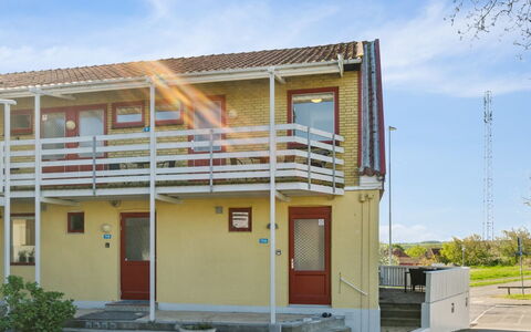 Eicke - 400M from the Sea: Madera, Techo, Arquitectura, Casa, Casa, Cabaña, Vía Muerta, Madera Dura, Pendiente, Inmuebles
