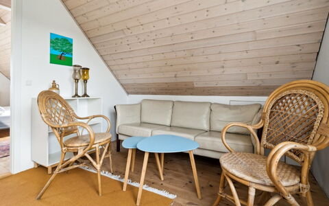 Hildulf - 1Km from the Sea: Madera, Techo, Arquitectura, Casa, Casa, Cabaña, Vía Muerta, Madera Dura, Pendiente, Inmuebles