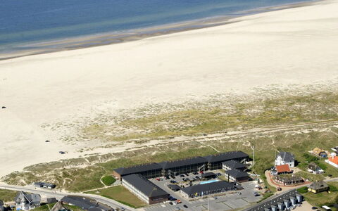 Brynhild - 50M from the Sea: Barrio Residencial, Techo, Paisaje, Suburbio, Arena