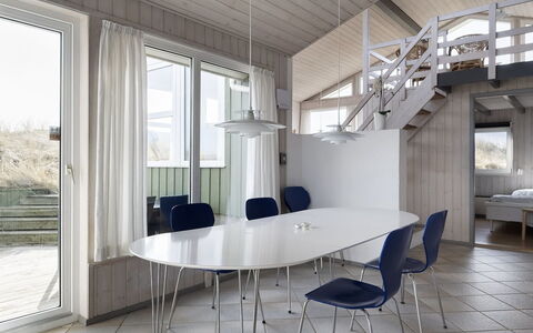 Merta - 150M from the Sea: Diseño De Interiores, Piso, Mueble, Suelo, Techo, Cocina Y Comedor Mesa, Comedor, Silla, Lámpara