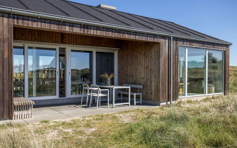 Carit - 450M from the Sea: Madera, Casa, Porche, Cubierta, Madera Dura, Techo, Manchas De Madera, Suelos De Madera, Eco Hotel