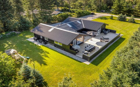 Ema - 1.9Km from the Sea: Madera, Techo, Arquitectura, Casa, Casa, Cabaña, Vía Muerta, Madera Dura, Pendiente, Inmuebles