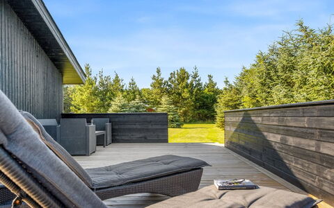 Ema - 1.9Km from the Sea: Madera, Techo, Arquitectura, Casa, Casa, Cabaña, Vía Muerta, Madera Dura, Pendiente, Inmuebles