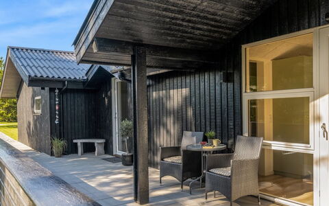 Ema - 1.9Km from the Sea: Madera, Techo, Arquitectura, Casa, Casa, Cabaña, Vía Muerta, Madera Dura, Pendiente, Inmuebles