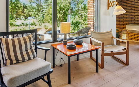 Kersta - 3.3Km from the Sea: Mueble, Diseño De Interiores, Silla, Piso, Madera, Mesa, Suelo, Encendiendo, Habitación, Sala