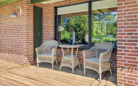 Kersta - 3.3Km from the Sea: Mueble, Madera, Mueble Para Exteriores, Mesa, Silla, Mesa Al Aire Libre, Porche, Madera Dura, Manchas De Madera, Cocina Y Comedor Mesa