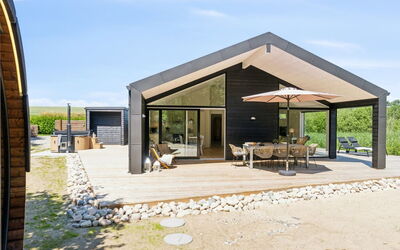 Lonneke - 450M from the Sea