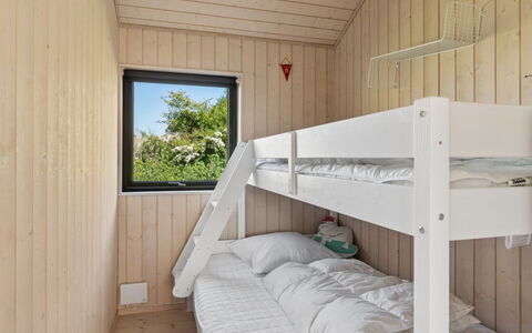Cita - 350M from the Sea: Madera, Madera Dura, Tablón, Habitación, Manchas De Madera, Cama, Cuarto De Troncos, Maderas, Diseño, Lecho