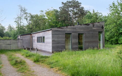 Zezilie - 500M from the Sea: Techo, Casa, Casa, Cabaña, Puerta, Vía Muerta, Cubierta, Porche, Tablón, Madera Dura