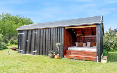 Edite - 900M from the Sea