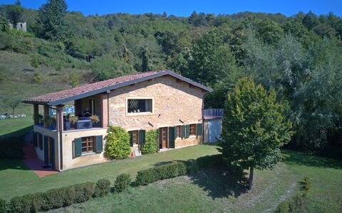 Casetta Verde: Planta, Cielo, Ventana, Edificio, Casa, Paisaje Natural, Tierras Altas, El Terreno Del Lote, Cabaña, Árbol