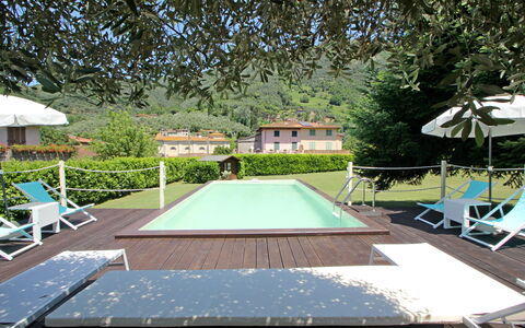 Villa L'antico Casale: Mueble, Planta, Propiedad, Edificio, Silla, Piscina, Verde, Mueble Para Exteriores, Árbol, Sombra