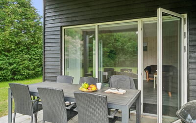 Dorreth - 3.2Km from the Sea