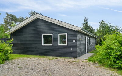 Dorreth - 3.2Km from the Sea