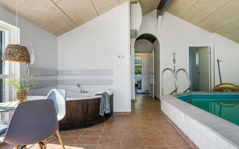 Persa - from the Sea: Mueble, Diseño De Interiores, Piso, Suelo, Techo, Habitación, Silla, Mesa, Departamento, Cocina Y Comedor Mesa