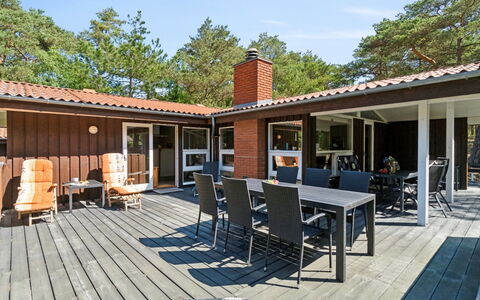 Bothilda - 950M from the Sea: Mueble, Diseño De Interiores, Piso, Suelo, Techo, Habitación, Silla, Mesa, Departamento, Cocina Y Comedor Mesa