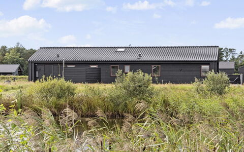 Frithbjorn - 900M from the Sea: Madera, Casa, Porche, Cubierta, Madera Dura, Techo, Manchas De Madera, Suelos De Madera, Eco Hotel