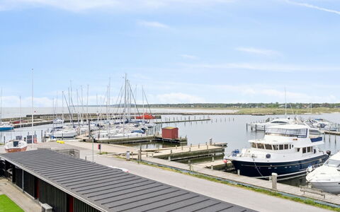 Skade - 10M from the Sea: Piscina, Mueble Para Exteriores, Mueble, Recurso, Losa, Eco Hotel, Sombra, Silla, Ocio, Inmuebles