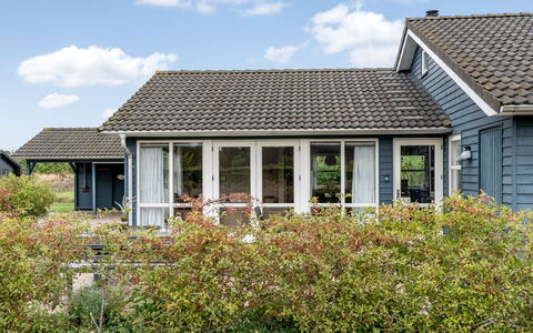 Lari - 600M from the Sea