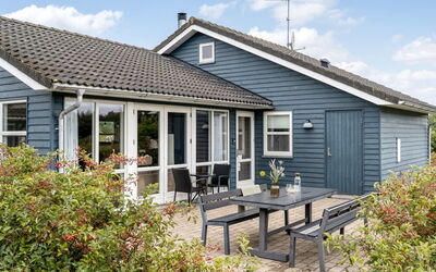 Lari - 600M from the Sea