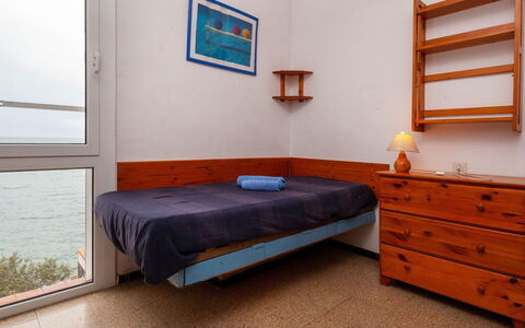 Villa Cassiopee: Edificio, Mueble, Propiedad, Comodidad, Madera, Azur, Casa, Textil, Diseño De Interiores, Marco De La Cama