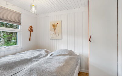 Mintha - 400M from the Sea