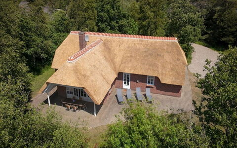 Ejvi - 4Km from the Sea: Techo, Cabaña, Cubrir Con Paja, Casa De Campo, Inmuebles, \Choza