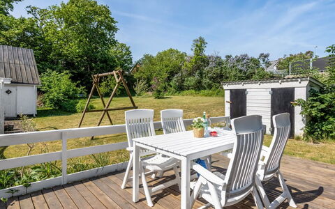 Gilbert - 500M from the Sea: Madera, Mueble, Mueble Para Exteriores, Porche, Silla, El Terreno Del Lote, Mesa Al Aire Libre, Cubierta, Jardín, Madera Dura