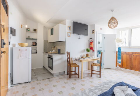 Conero Bluloft: Mueble, Piso, Departamento, Diseño De Interiores, Suelo, Habitación, Electrodoméstico, Techo, Cocina, Gabinetes