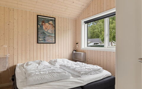 Vojdan - 600M from the Sea: Madera, Habitación, Cama, Sábana, Diseño De Interiores, Lecho, Marco De La Cama, Casa, Techo, Madera Dura