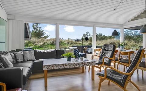 Annlisa - 1Km from the Sea: Madera, Mueble, Piso, Diseño De Interiores, Suelo, Casa, Techo, Silla, Sala, Sofá