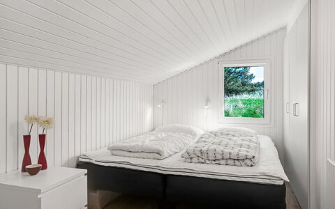 Annlisa - 1Km from the Sea: Madera, Techo, Diseño De Interiores, Habitación, Casa, Suelo, Habitación, Cama, Lecho, Marco De La Cama