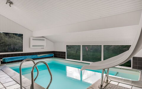 Annlisa - 1Km from the Sea: Piso, Mueble, Diseño De Interiores, Piscina, Suelo, Techo, Recurso, Hotel, Diseño, Eco Hotel