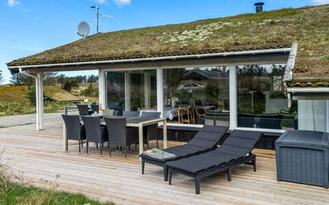 Annlisa - 1Km from the Sea: Madera, Techo, Porche, Cabaña, Sombra, Cubierta, Mueble Para Exteriores, Estructura Al Aire Libre, Silla, Madera Dura