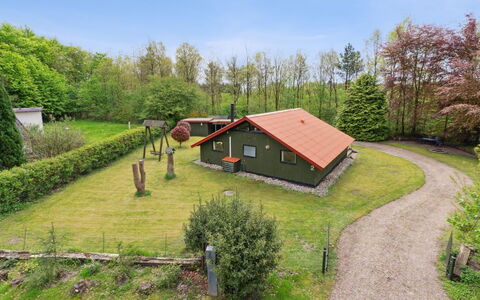 Gabi - 30Km from the Sea: Hierba, Casa, Cabaña, Casa, Techo, Área Rural, El Terreno Del Lote, Casa De Campo, Césped, Jardín