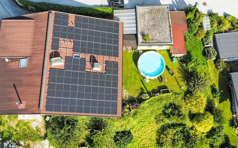 Zur Schönen Aussicht: Ventana, Edificio, Naturaleza, Energía Solar, Energía Solar, Planta, Hierba, Casa, Diseño Urbano