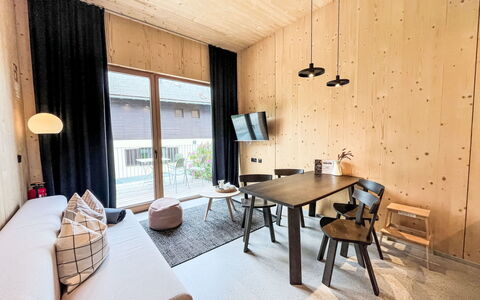 Irdning - Donnersbachtal 651: Mesa, Planta, Madera, Ventana, Edificio, Arquitectura, Diseño De Interiores, Suelo, Silla, Piso