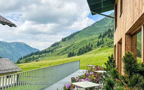 Irdning - Donnersbachtal 651: Nube, Planta, Cielo, Propiedad, Flor, Verde, Montaña, Paisaje Natural, Ventana, Edificio