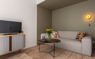Cap Océan 152.5: Mueble, Propiedad, Comodidad, Diseño De Interiores, Planta, Encendiendo, Maceta, Sala, Madera, Piso