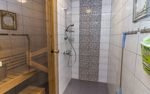 Rukanlyhty: Piso, Arreglo De Tubería, Suelo, Baño, Diseño De Interiores, Loseta, Plomería, Habitación, Ducha, Alcachofa De La Ducha
