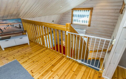 Rukanlyhty: Madera, Piso, Suelo, Techo, Suelos De Madera, Diseño De Interiores, Escalera, Manchas De Madera, Madera Dura, Habitación