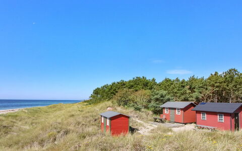 Gullmaj - 200M from the Sea: Madera, Techo, Arquitectura, Casa, Casa, Cabaña, Vía Muerta, Madera Dura, Pendiente, Inmuebles
