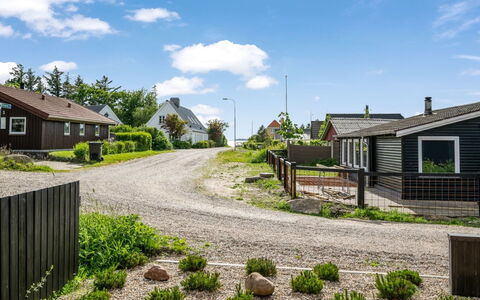 Eino - 150M from the Sea: Casa, Barrio Residencial, Arbusto, Casa, Arquitectura, Techo, Cabaña, Paisaje, Área Rural