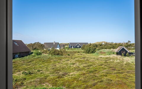 Arlina - 600M from the Sea: Mueble, Diseño De Interiores, Piso, Suelo, Techo, Habitación, Silla, Mesa, Departamento, Cocina Y Comedor Mesa
