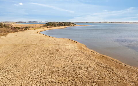 Karmen - 250M to the Fjord: Hierba, Pradera, Paisaje, Ecorregión, Llanura, Planta De La Comunidad, El Terreno Del Lote, Mueble Para Exteriores, Pradera, Shrubland