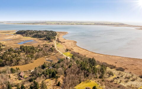 Karmen - 250M to the Fjord: Hierba, Pradera, Paisaje, Ecorregión, Llanura, Planta De La Comunidad, El Terreno Del Lote, Mueble Para Exteriores, Pradera, Shrubland
