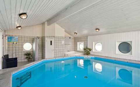 Hermund - 100M from the Sea: Techo, Suelo, Diseño, Hotel, Recurso, La Luz Del Día, Piscina